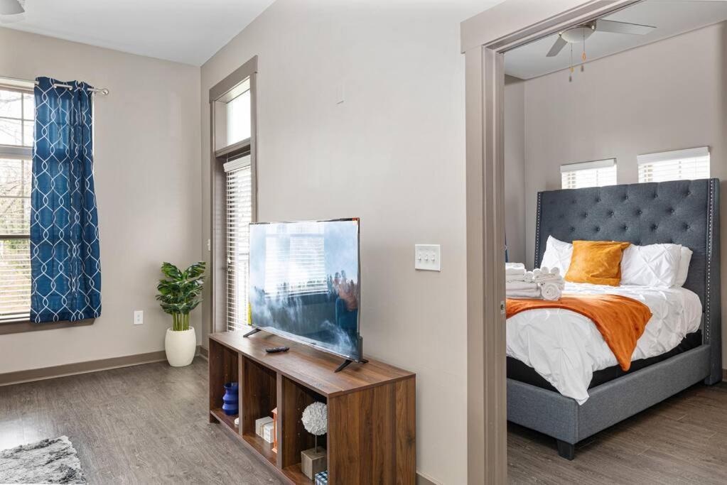 Chic Uptown Unit With Gym, Pool Apartment Charlotte Exterior photo