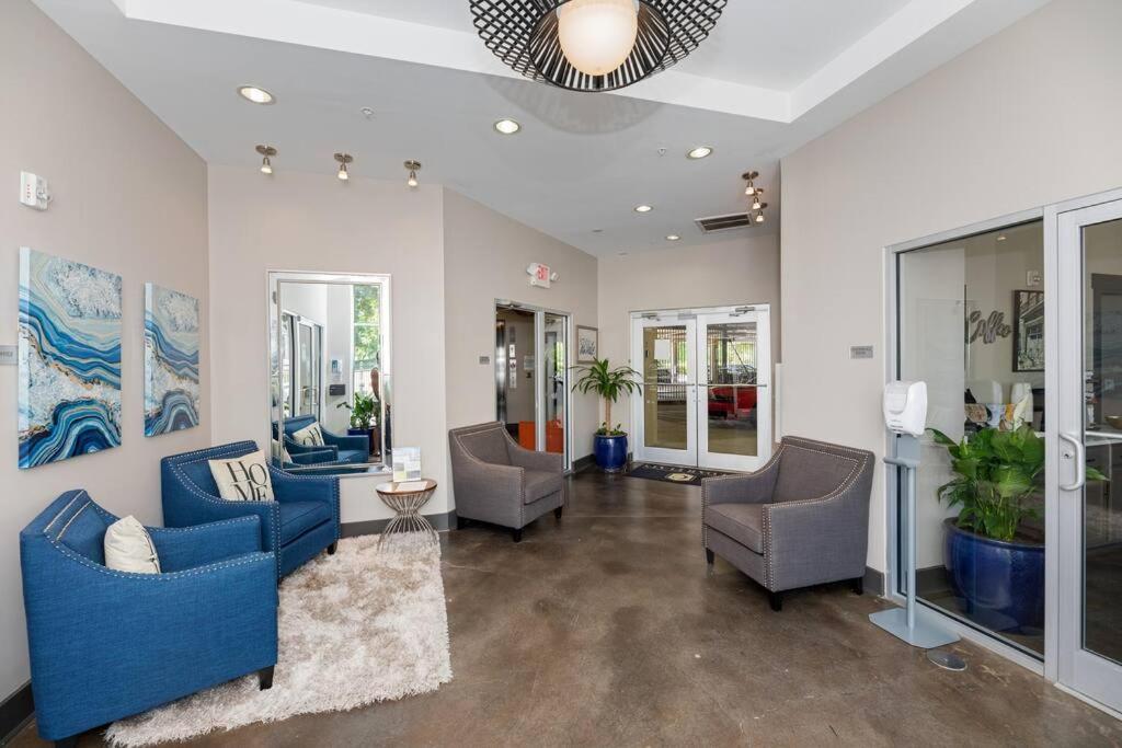 Chic Uptown Unit With Gym, Pool Apartment Charlotte Exterior photo